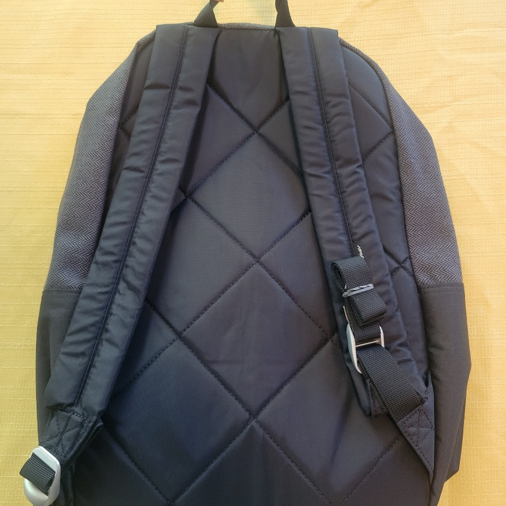 NWT Eddie Bauer "Ashford" daypack/backpack in classy gray herringbone.NW… - Picture 2 of 4